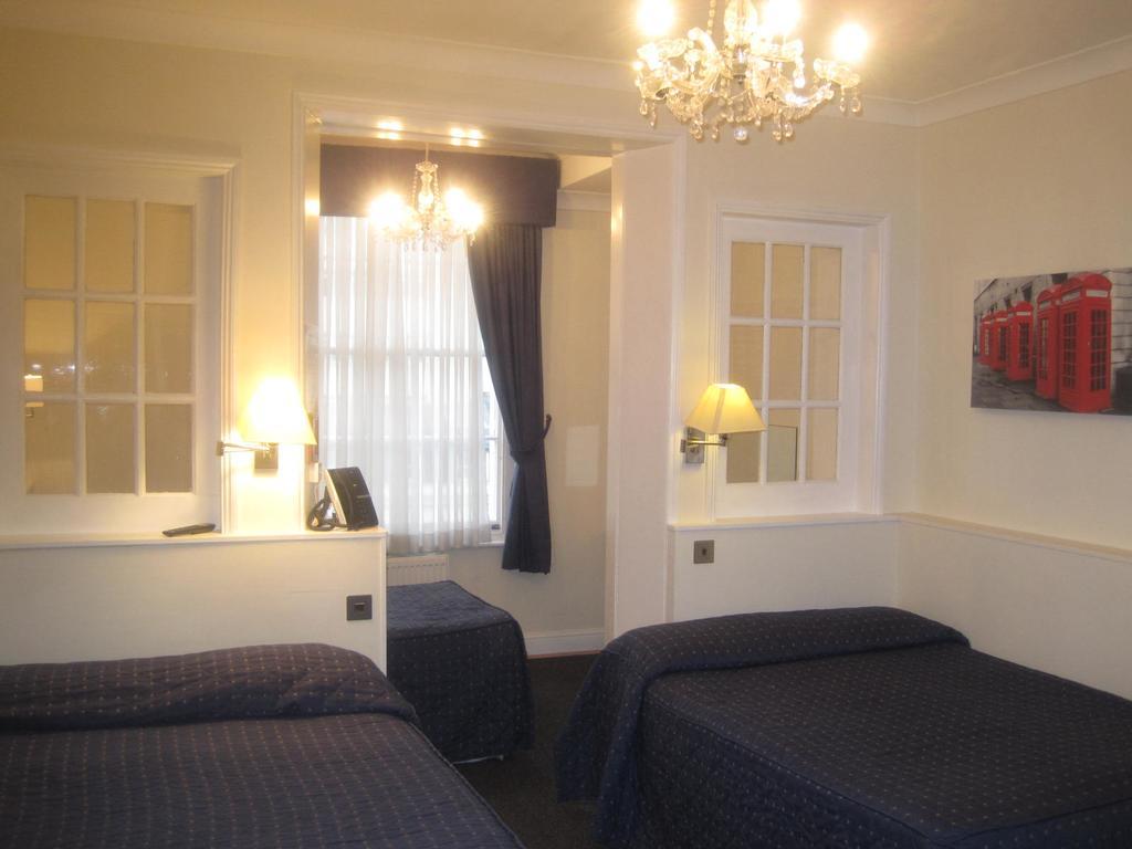 ホテル Aaraya Sussex Gardens ロンドン 部屋 写真