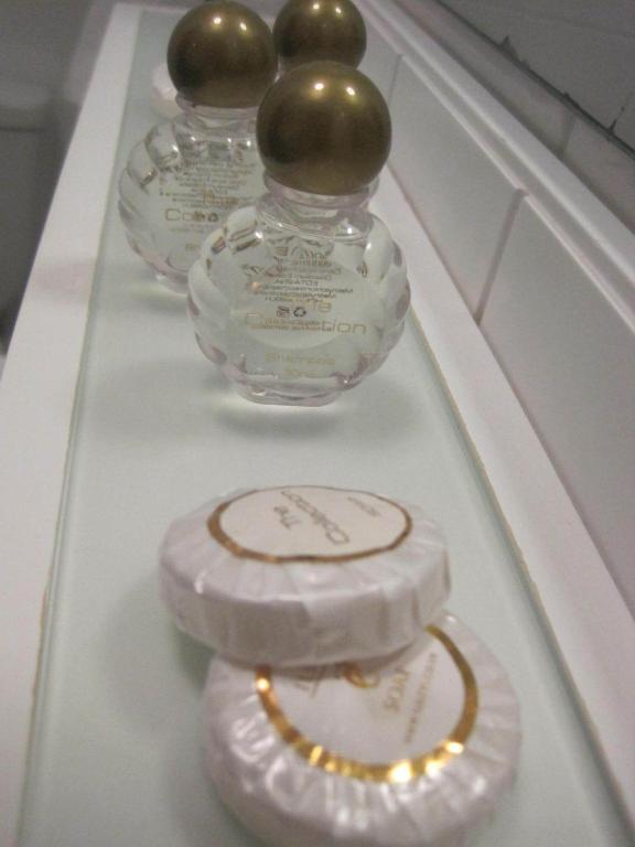 ホテル Aaraya Sussex Gardens ロンドン 部屋 写真